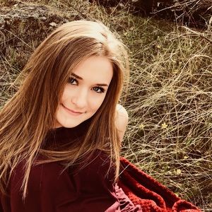 Meet your Posher, Alesia